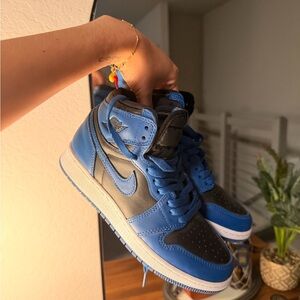 Air Jordan 1s in Royal Blue/Black